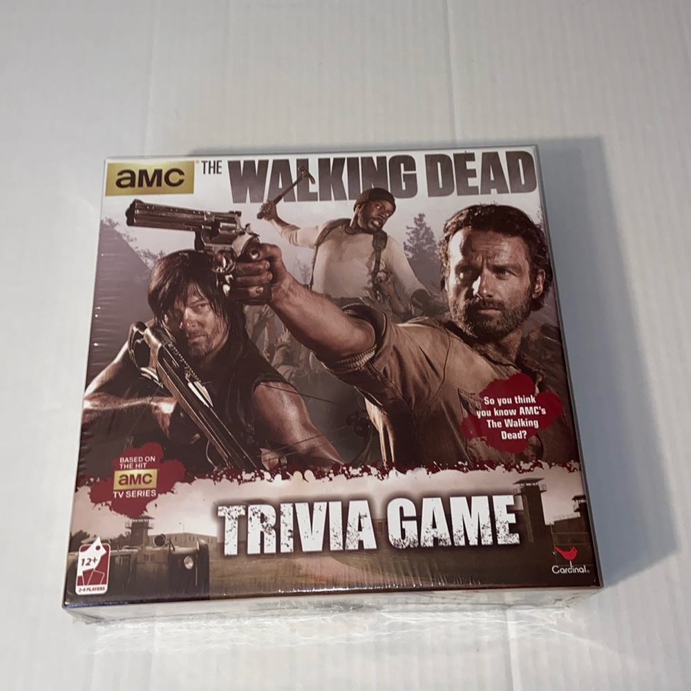 Cardinal AMC The Walking Dead New Trivia Game